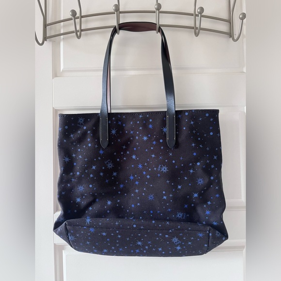 Star Wars X Coach Tote With Starry Print And Scroll Print - Picture 5 of 5
